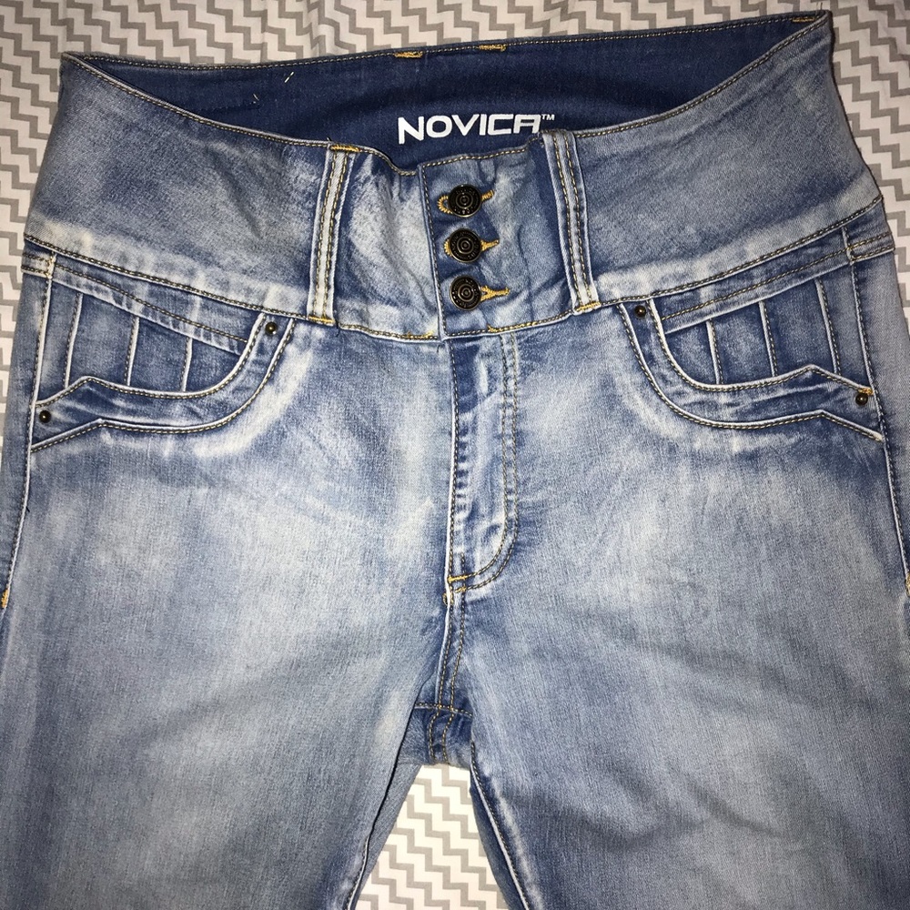 New w/out tags; stretchy sz 14 booty lifting jeans